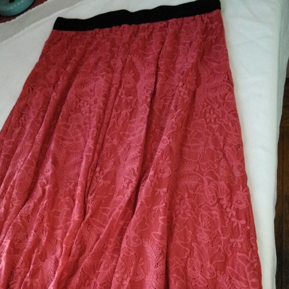 Lace skirt